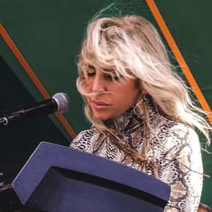 Eliza Neals @ Earl's Hideaway